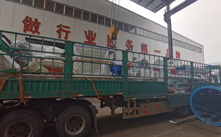高考進(jìn)行時(shí)，金格瑞木屑顆粒機(jī)發(fā)貨時(shí).jpg
