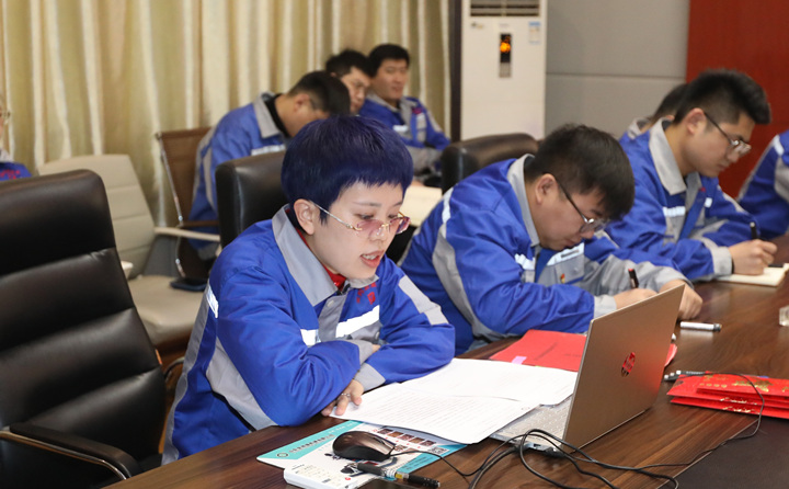 李主任對2023年度營銷激勵措施進行宣貫，并動員全體員工要以飽滿的熱情投入到營銷工作中去，全力以赴，奮勇爭先。.jpg