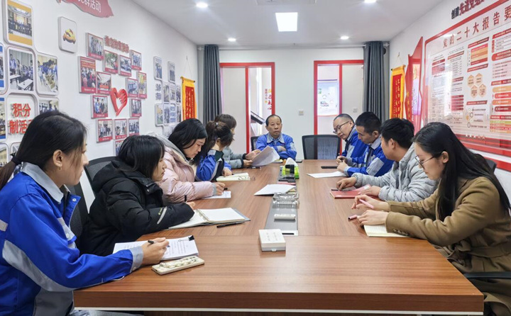 今后，要通過搭建“工事共辦”議事廳，把工作落實做細，讓一線職工說出所思所想、所需所盼，進而采取更接地氣、更加務實的舉措，解決好職工群眾急難愁盼問題，不斷增強職工的獲得感、幸福感和安全感.jpg